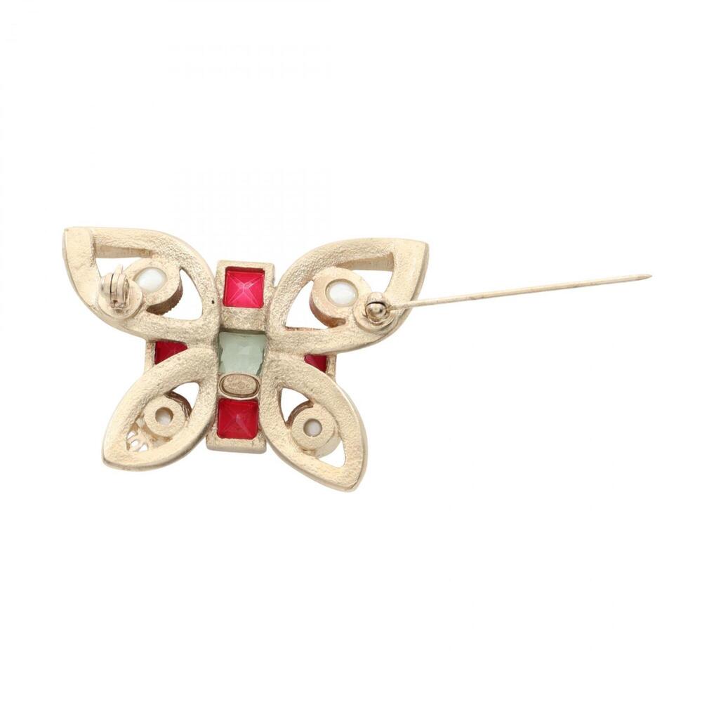 CHANEL Red Pearl Logo Brooch - Picture 2 of 5